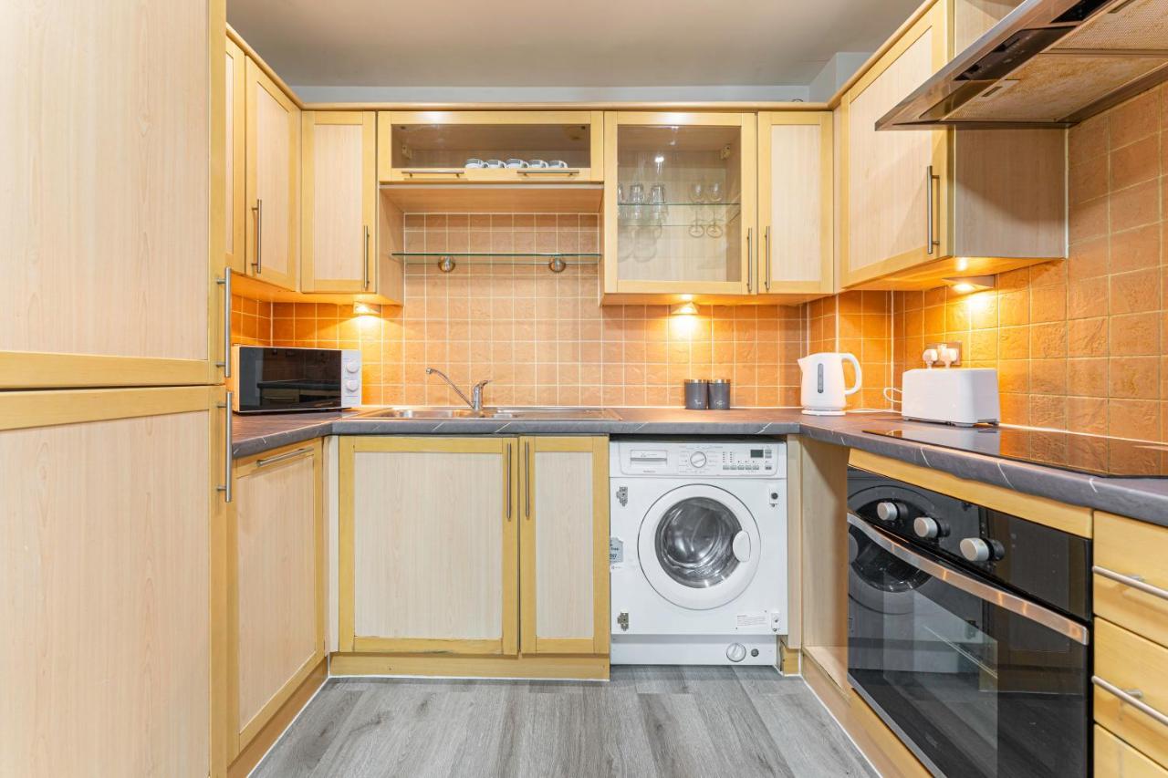 Jkg Property Solutions Presents Cosy City Apartment Coventry Kültér fotó