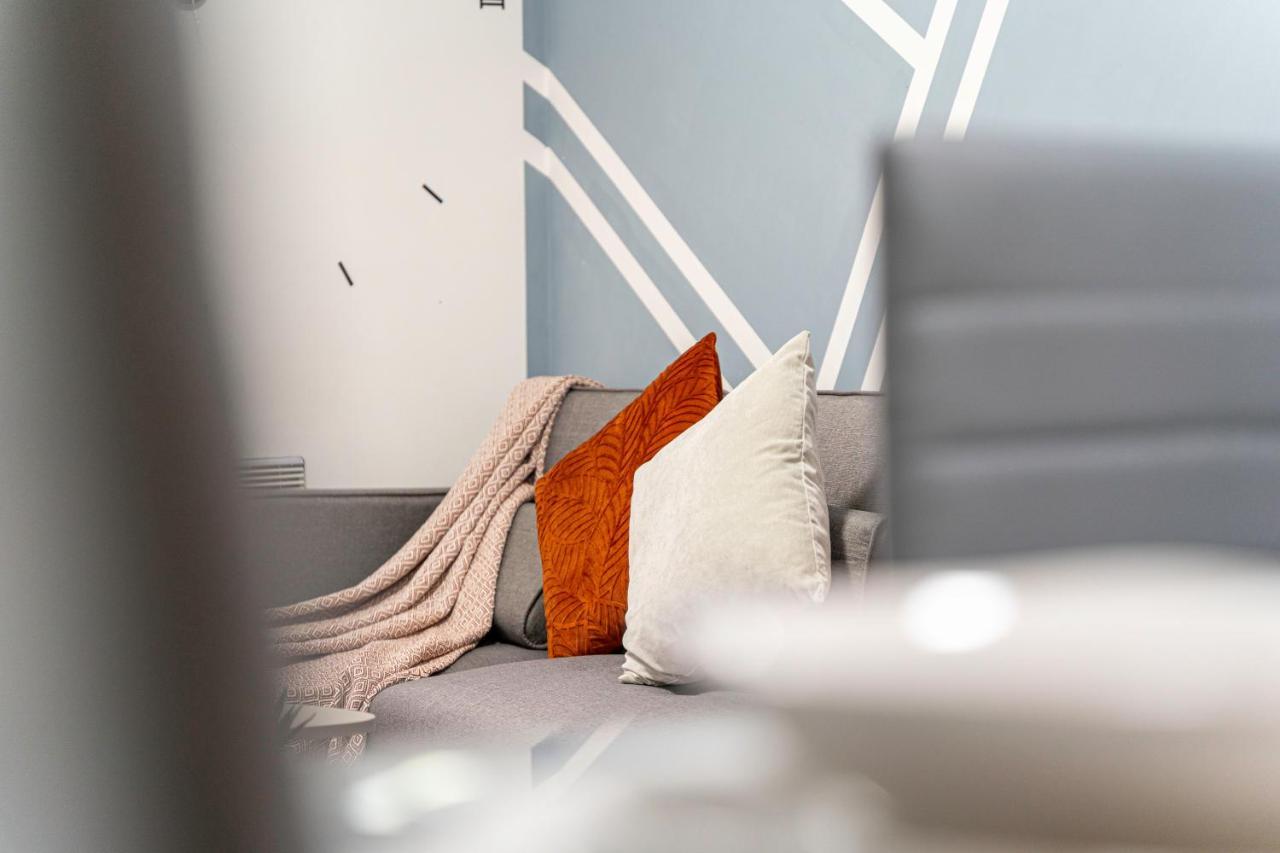 Jkg Property Solutions Presents Cosy City Apartment Coventry Kültér fotó